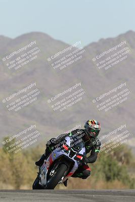 media/Dec-01-2025-Moto Forza (Mon) [[2daa91e15f]]/2-Intermediate Group/Session 2 Turn 9 Entry/